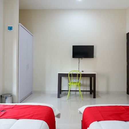 Hotel RedDoorz Syariah near RSUD Margono Purwokerto Exterior foto