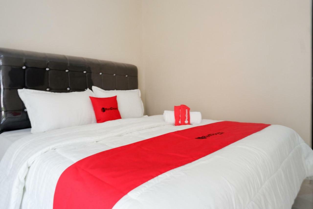 Hotel RedDoorz Syariah near RSUD Margono Purwokerto Exterior foto