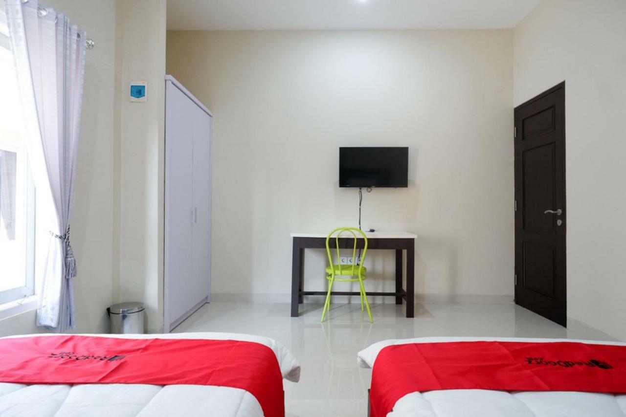 Hotel RedDoorz Syariah near RSUD Margono Purwokerto Exterior foto