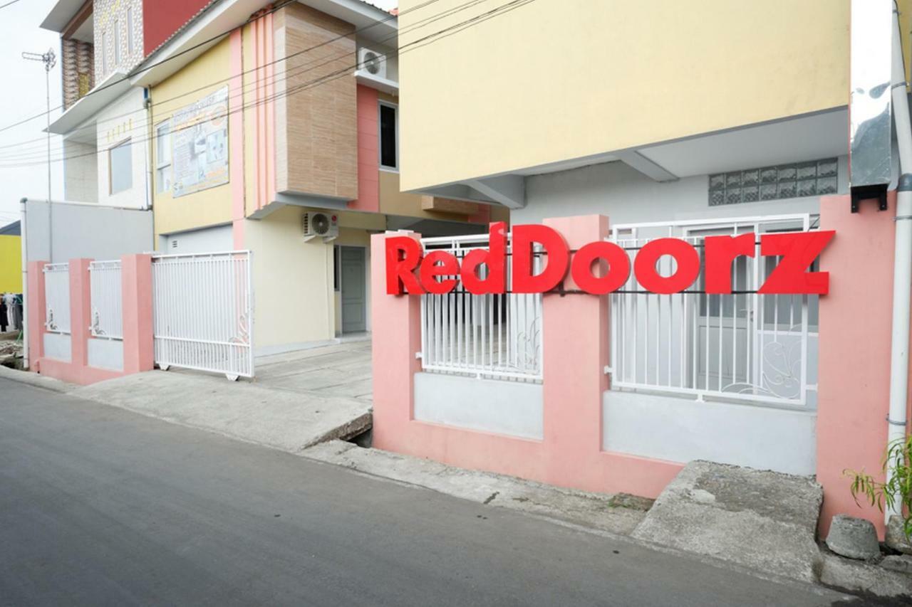 Hotel RedDoorz Syariah near RSUD Margono Purwokerto Exterior foto