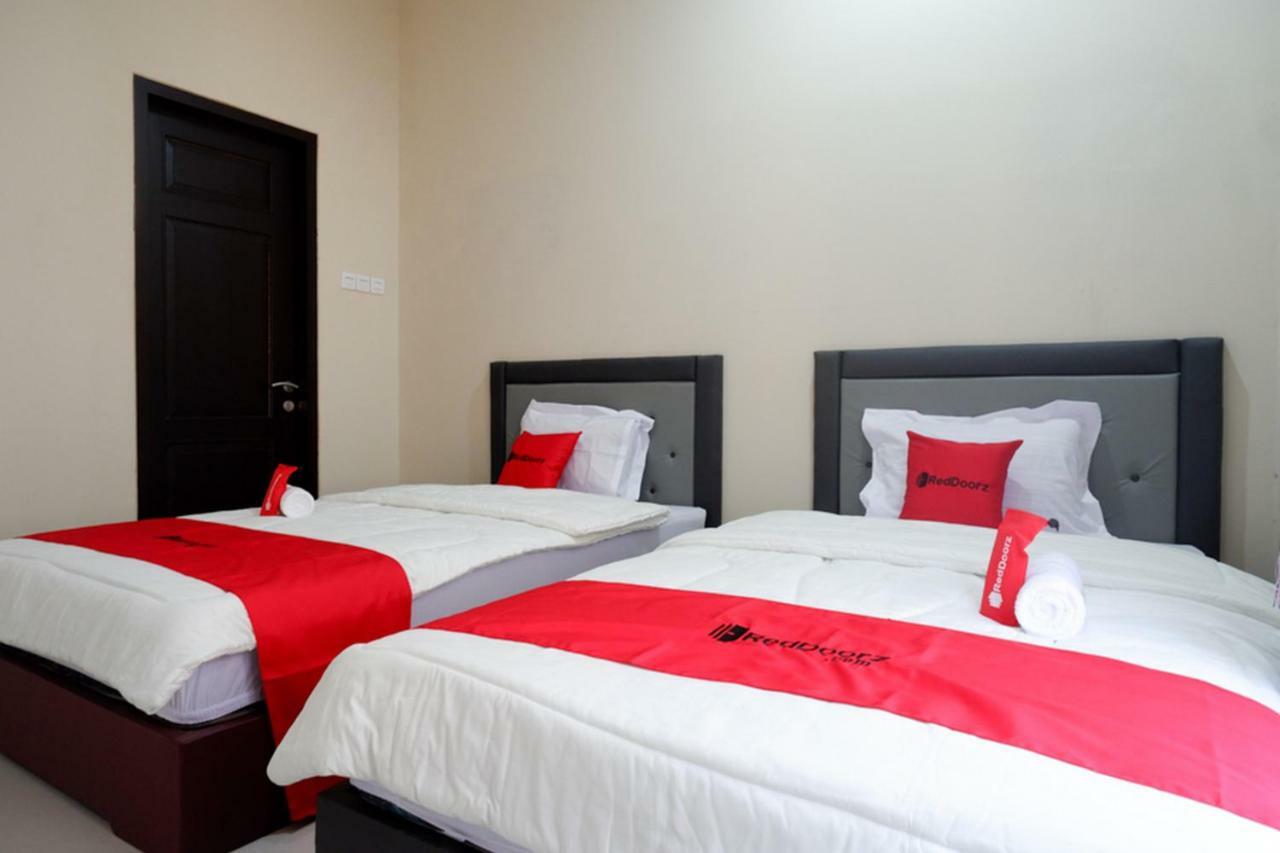 Hotel RedDoorz Syariah near RSUD Margono Purwokerto Exterior foto