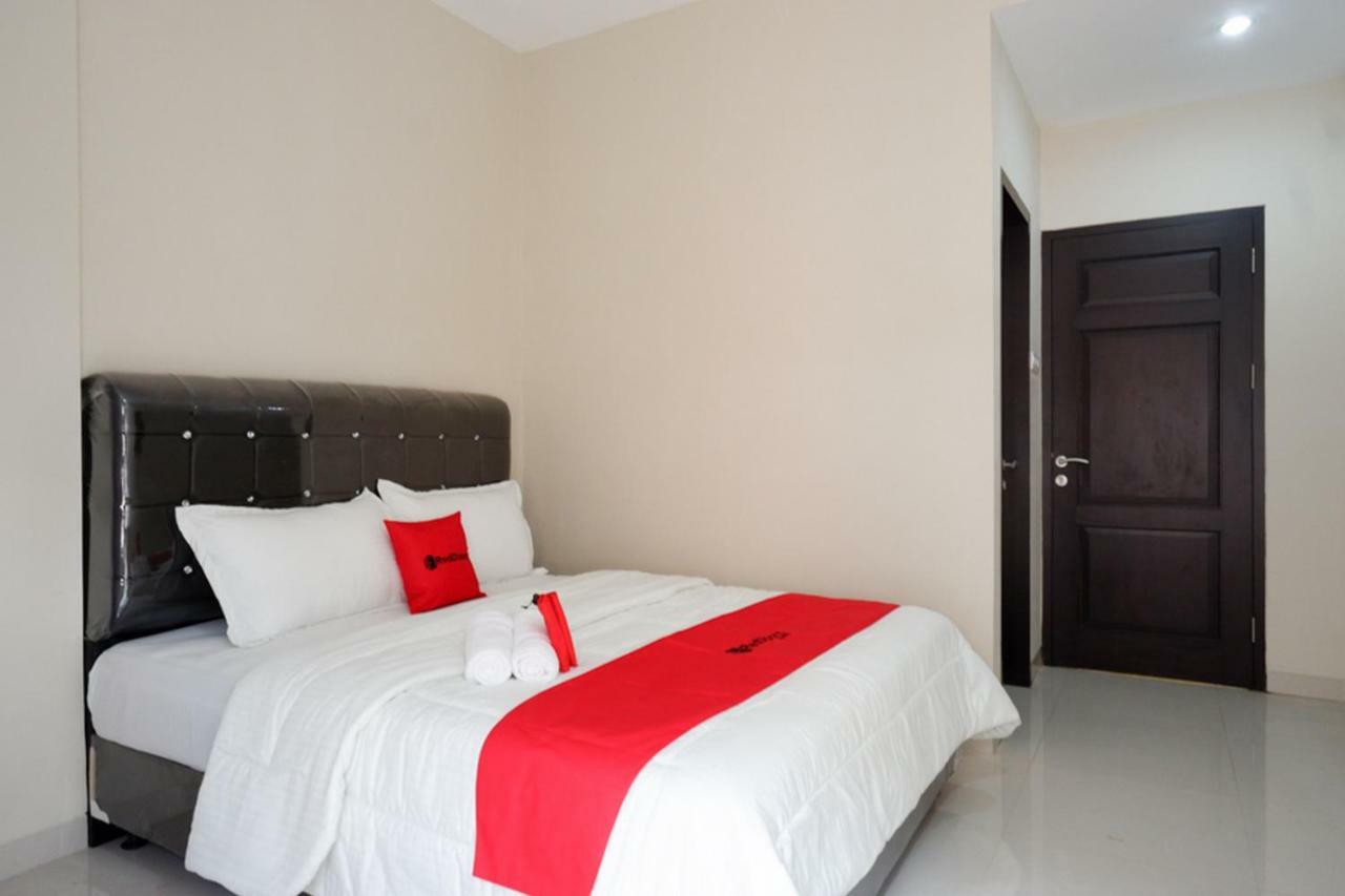 Hotel RedDoorz Syariah near RSUD Margono Purwokerto Exterior foto