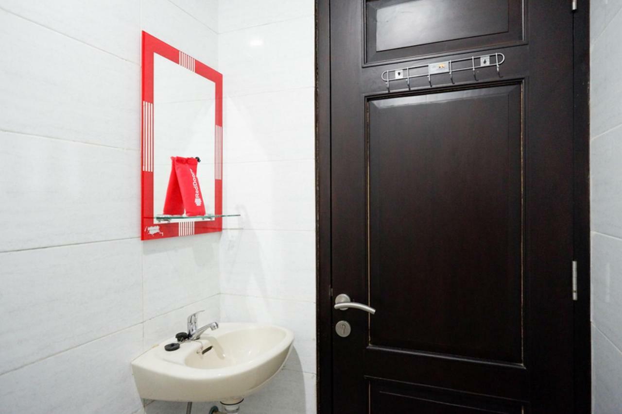 Hotel RedDoorz Syariah near RSUD Margono Purwokerto Exterior foto
