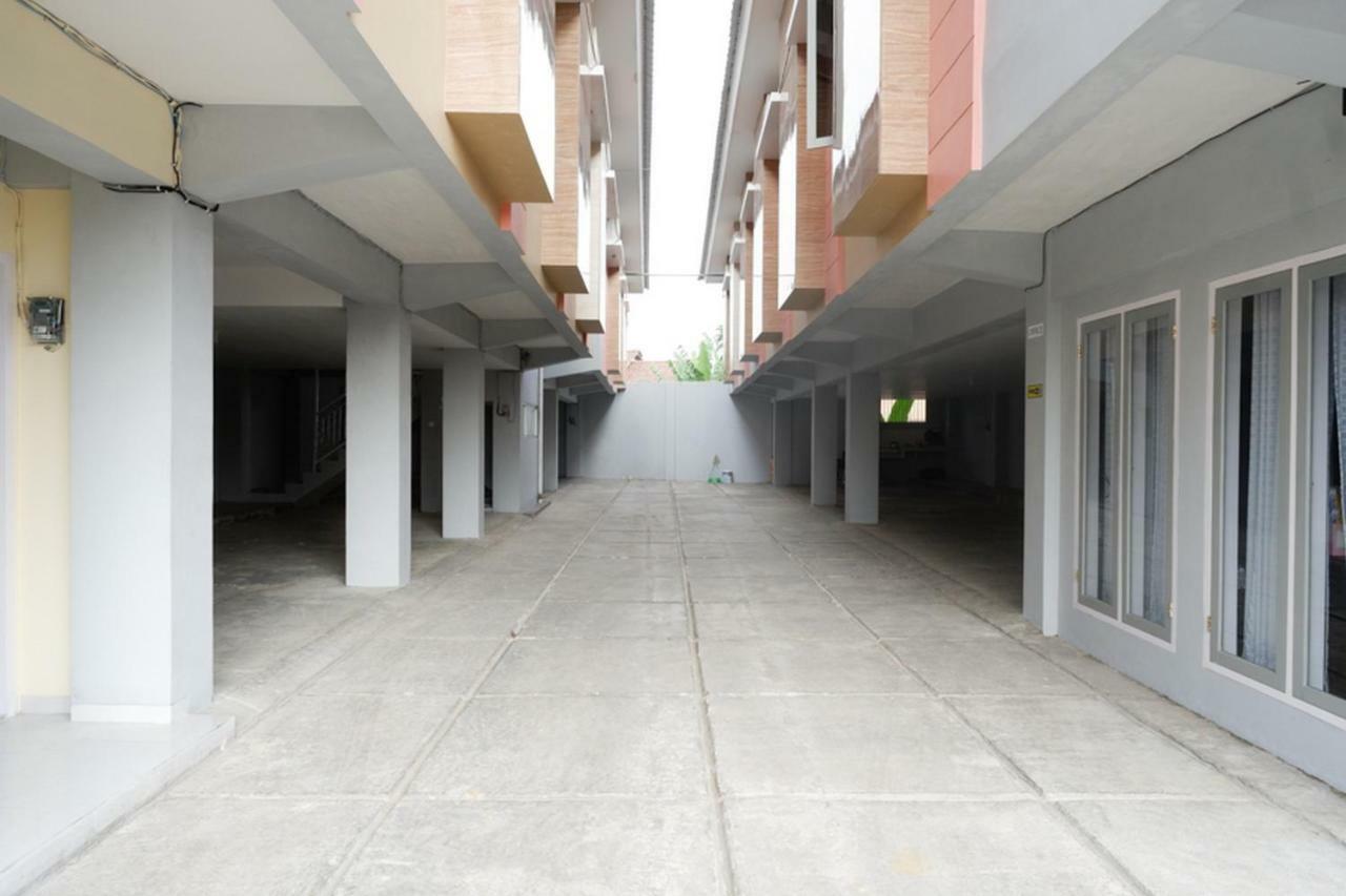 Hotel RedDoorz Syariah near RSUD Margono Purwokerto Exterior foto