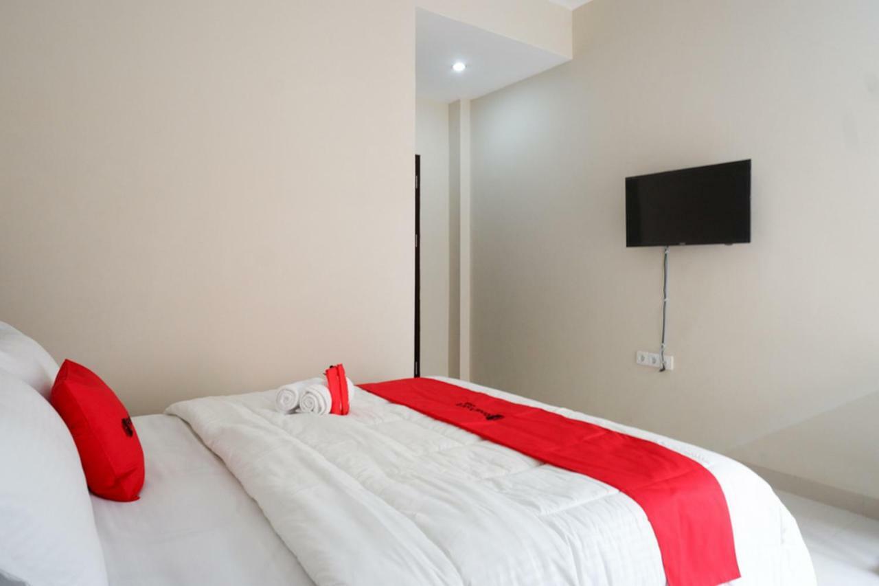 Hotel RedDoorz Syariah near RSUD Margono Purwokerto Exterior foto