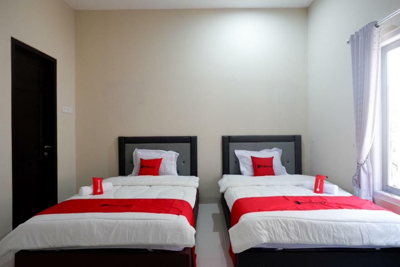 Hotel RedDoorz Syariah near RSUD Margono Purwokerto Exterior foto