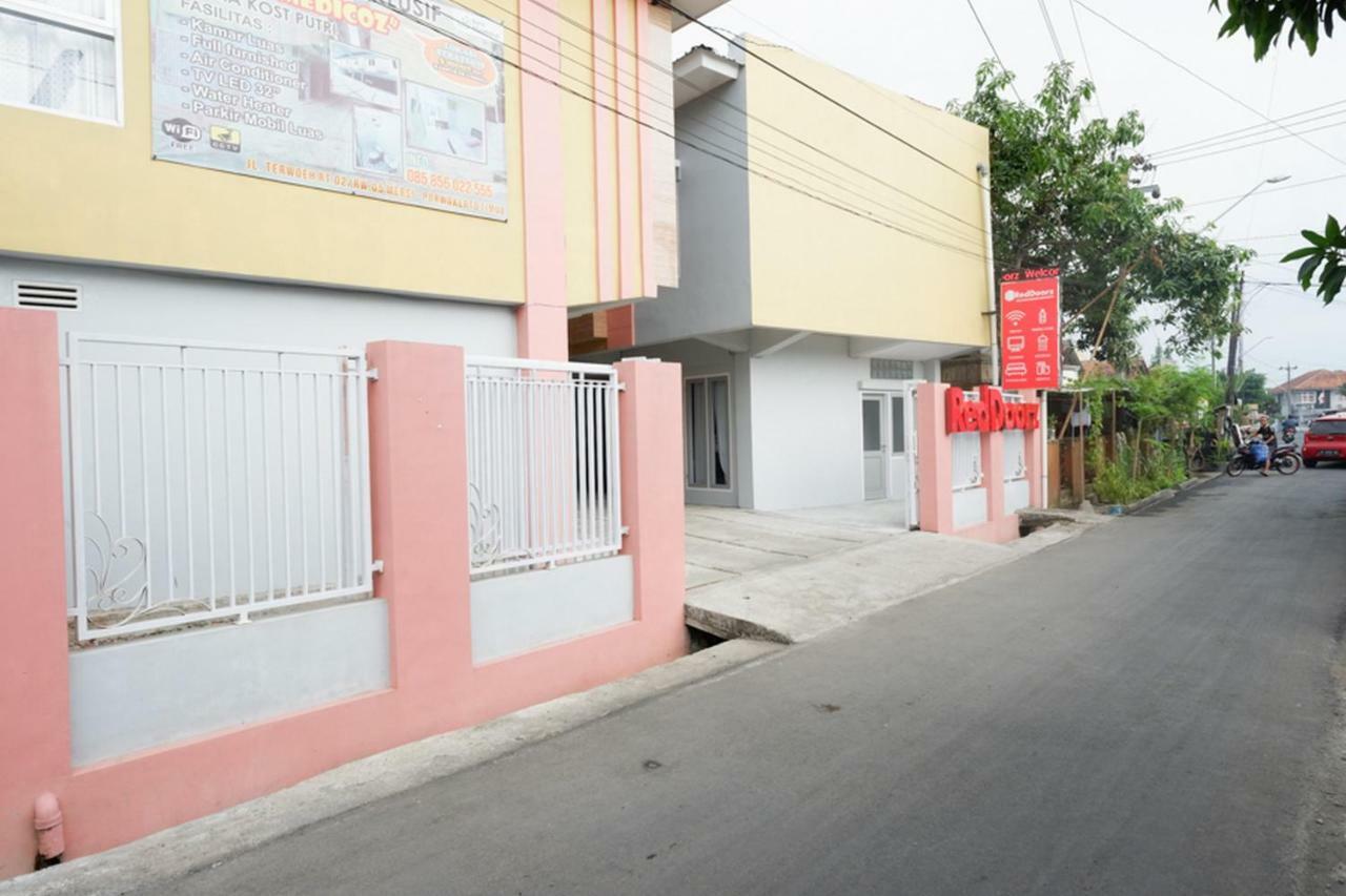 Hotel RedDoorz Syariah near RSUD Margono Purwokerto Exterior foto